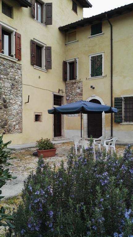 Villa Agriturismo Licensi Del Bresa Monzambano Exterior foto